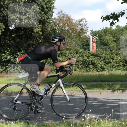 10.08.2025 - GEWOBA Citytriathlon Bremen Yannick Fuchs http://msf.ph/oto/8566519 10.08.2025 12:17:52 Radfahren 560, 566, 741, 765, 867, 933, 1025 meine-sportfotos.de