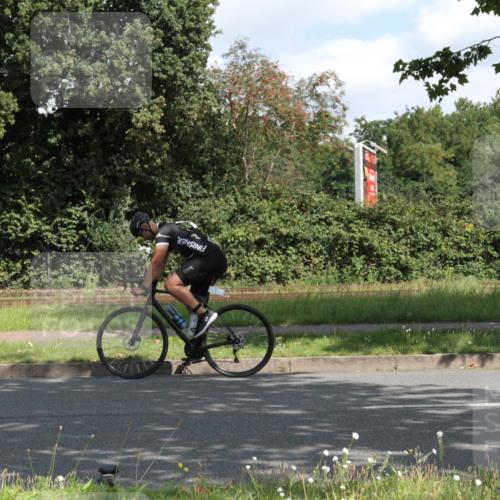 10.08.2025 - GEWOBA Citytriathlon Bremen Yannick Fuchs http://msf.ph/oto/8566521 10.08.2025 12:17:53 Radfahren 560, 566, 741, 765, 794, 867, 933, 1025 meine-sportfotos.de
