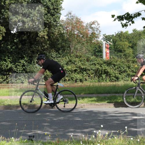 10.08.2025 - GEWOBA Citytriathlon Bremen Yannick Fuchs http://msf.ph/oto/8566526 10.08.2025 12:17:56 Radfahren 553, 560, 566, 741, 765, 794, 867, 933, 966, 977, 1025 meine-sportfotos.de