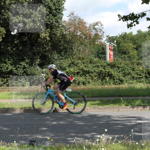 10.08.2025 - GEWOBA Citytriathlon Bremen Yannick Fuchs http://msf.ph/oto/8566537 10.08.2025 12:18:00 Radfahren 553, 560, 579, 582, 741, 765, 794, 833, 867, 933, 966, 977 meine-sportfotos.de