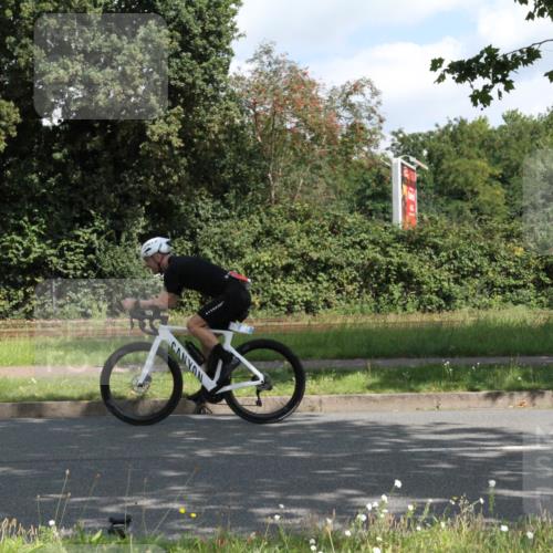 10.08.2025 - GEWOBA Citytriathlon Bremen Yannick Fuchs http://msf.ph/oto/8566544 10.08.2025 12:18:04 Radfahren 553, 560, 579, 582, 741, 765, 794, 833, 867, 933, 966, 977 meine-sportfotos.de