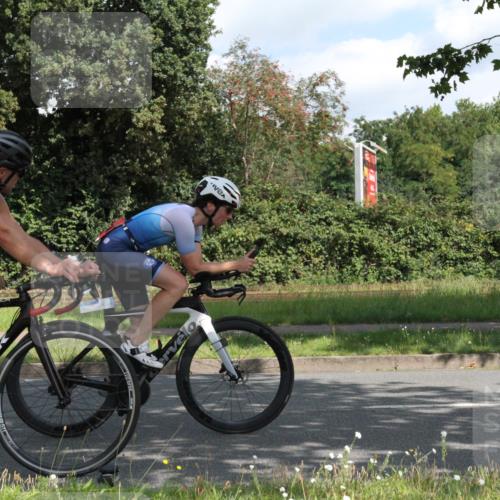 10.08.2025 - GEWOBA Citytriathlon Bremen Yannick Fuchs http://msf.ph/oto/8566549 10.08.2025 12:18:06 Radfahren 553, 579, 582, 741, 765, 794, 833, 867, 914, 933, 966, 977 meine-sportfotos.de