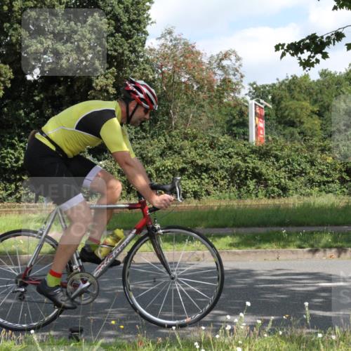 10.08.2025 - GEWOBA Citytriathlon Bremen Yannick Fuchs http://msf.ph/oto/8566554 10.08.2025 12:18:10 Radfahren 553, 579, 582, 794, 833, 867, 914, 966, 977 meine-sportfotos.de