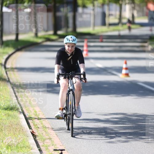 10.08.2025 - GEWOBA Citytriathlon Bremen Yannick Fuchs http://msf.ph/oto/8566571 10.08.2025 15:03:00 Radfahren 236, 354, 529 meine-sportfotos.de