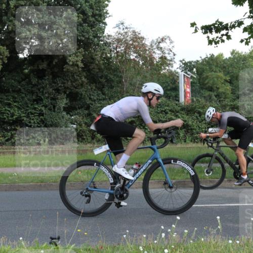 10.08.2025 - GEWOBA Citytriathlon Bremen Yannick Fuchs http://msf.ph/oto/8566600 10.08.2025 12:18:38 Radfahren 584, 637, 642, 652, 678, 680, 759, 763, 781, 855, 919, 1015, 1018, 1029 meine-sportfotos.de