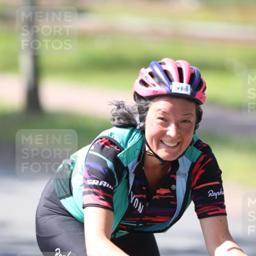 10.08.2025 - GEWOBA Citytriathlon Bremen Yannick Fuchs http://msf.ph/oto/8566613 10.08.2025 15:05:34 Radfahren 513 meine-sportfotos.de