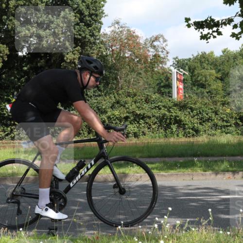 10.08.2025 - GEWOBA Citytriathlon Bremen Yannick Fuchs http://msf.ph/oto/8566622 10.08.2025 12:18:51 Radfahren 556, 642, 652, 789, 790, 825, 853, 978, 982, 1015, 1018, 1029 meine-sportfotos.de