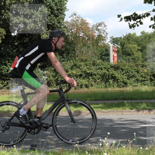 10.08.2025 - GEWOBA Citytriathlon Bremen Yannick Fuchs http://msf.ph/oto/8566632 10.08.2025 12:18:55 Radfahren 556, 789, 790, 825, 853, 978, 982, 1018 meine-sportfotos.de