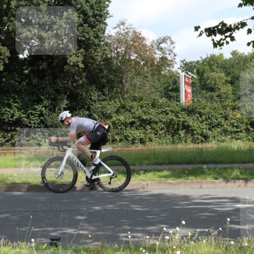 10.08.2025 - GEWOBA Citytriathlon Bremen Yannick Fuchs http://msf.ph/oto/8566640 10.08.2025 12:19:00 Radfahren 556, 789, 790, 825, 853, 978, 982, 1018 meine-sportfotos.de