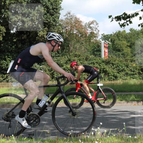 10.08.2025 - GEWOBA Citytriathlon Bremen Yannick Fuchs http://msf.ph/oto/8566654 10.08.2025 12:19:26 Radfahren 709, 750, 762, 804, 872, 1033 meine-sportfotos.de