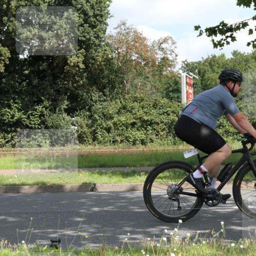 10.08.2025 - GEWOBA Citytriathlon Bremen Yannick Fuchs http://msf.ph/oto/8566659 10.08.2025 12:19:28 Radfahren 749, 750, 762, 804, 872, 1033 meine-sportfotos.de