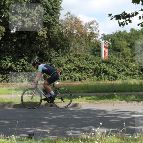 10.08.2025 - GEWOBA Citytriathlon Bremen Yannick Fuchs http://msf.ph/oto/8566660 10.08.2025 12:19:31 Radfahren 554, 749, 762, 804, 872, 1033 meine-sportfotos.de