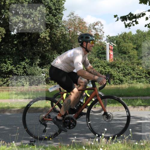 10.08.2025 - GEWOBA Citytriathlon Bremen Yannick Fuchs http://msf.ph/oto/8566662 10.08.2025 12:19:40 Radfahren 554, 719, 749, 872 meine-sportfotos.de