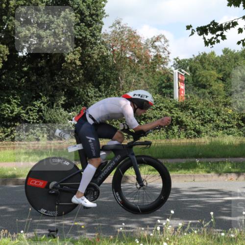 10.08.2025 - GEWOBA Citytriathlon Bremen Yannick Fuchs http://msf.ph/oto/8566664 10.08.2025 12:19:41 Radfahren 554, 719, 749, 872 meine-sportfotos.de