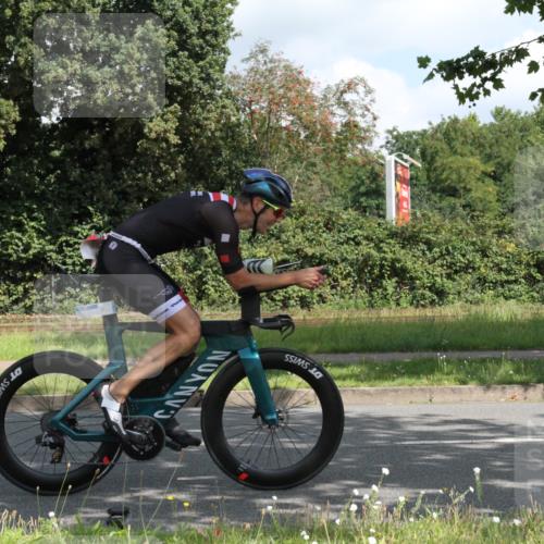 10.08.2025 - GEWOBA Citytriathlon Bremen Yannick Fuchs http://msf.ph/oto/8566673 10.08.2025 12:19:56 Radfahren 554, 639, 719, 739, 764, 782, 784, 841, 920, 1027 meine-sportfotos.de