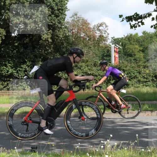 10.08.2025 - GEWOBA Citytriathlon Bremen Yannick Fuchs http://msf.ph/oto/8566684 10.08.2025 12:20:08 Radfahren 565, 570, 639, 739, 764, 782, 784, 841, 844, 892, 920, 1027 meine-sportfotos.de