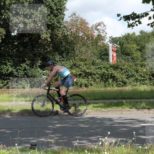 10.08.2025 - GEWOBA Citytriathlon Bremen Yannick Fuchs http://msf.ph/oto/8566689 10.08.2025 12:20:14 Radfahren 565, 570, 596, 639, 720, 782, 784, 844, 892, 920, 1027 meine-sportfotos.de