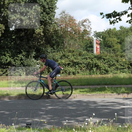 10.08.2025 - GEWOBA Citytriathlon Bremen Yannick Fuchs http://msf.ph/oto/8566691 10.08.2025 12:20:16 Radfahren 565, 570, 596, 639, 720, 782, 784, 844, 892, 920, 1027 meine-sportfotos.de