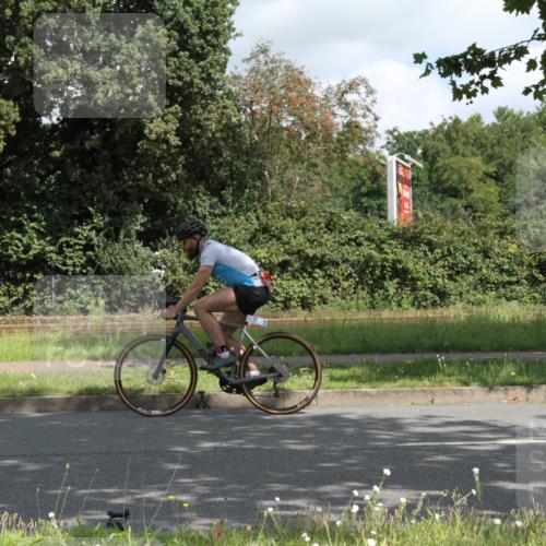 10.08.2025 - GEWOBA Citytriathlon Bremen Yannick Fuchs http://msf.ph/oto/8566699 10.08.2025 12:20:22 Radfahren 563, 565, 570, 596, 631, 720, 734, 844, 892 meine-sportfotos.de