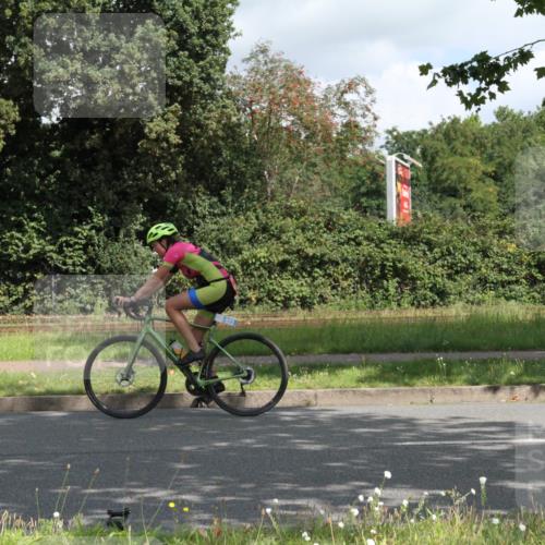 10.08.2025 - GEWOBA Citytriathlon Bremen Yannick Fuchs http://msf.ph/oto/8566711 10.08.2025 12:20:41 Radfahren 563, 631, 734, 829, 899, 900, 940, 1001 meine-sportfotos.de