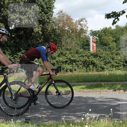 10.08.2025 - GEWOBA Citytriathlon Bremen Yannick Fuchs http://msf.ph/oto/8566716 10.08.2025 12:20:53 Radfahren 558, 581, 701, 772, 795, 829, 899, 940, 1001 meine-sportfotos.de