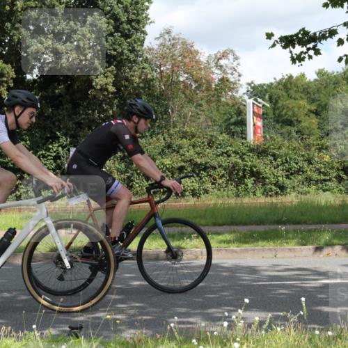 10.08.2025 - GEWOBA Citytriathlon Bremen Yannick Fuchs http://msf.ph/oto/8566736 10.08.2025 12:21:13 Radfahren 555, 558, 581, 618, 662, 701, 758, 761, 785, 813, 869, 913, 969, 975, 1002 meine-sportfotos.de