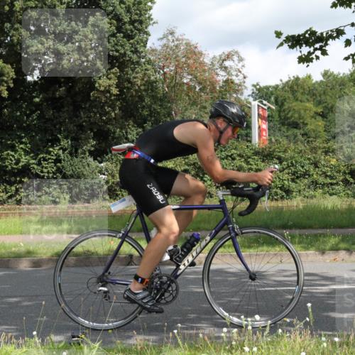10.08.2025 - GEWOBA Citytriathlon Bremen Yannick Fuchs http://msf.ph/oto/8566809 10.08.2025 12:21:57 Radfahren 572, 862 meine-sportfotos.de