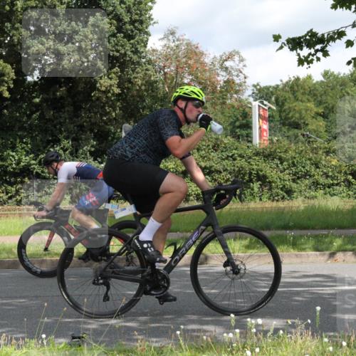 10.08.2025 - GEWOBA Citytriathlon Bremen Yannick Fuchs http://msf.ph/oto/8566810 10.08.2025 12:22:26 Radfahren 602, 663, 665, 803, 848, 870, 910, 1023 meine-sportfotos.de