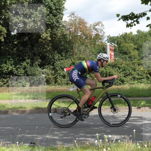 10.08.2025 - GEWOBA Citytriathlon Bremen Yannick Fuchs http://msf.ph/oto/8566811 10.08.2025 12:22:26 Radfahren 602, 663, 665, 803, 848, 870, 910, 1023 meine-sportfotos.de