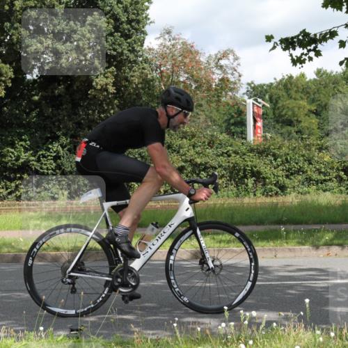 10.08.2025 - GEWOBA Citytriathlon Bremen Yannick Fuchs http://msf.ph/oto/8566814 10.08.2025 12:22:32 Radfahren 580, 602, 634, 663, 665, 803, 848, 870, 910, 926, 1023 meine-sportfotos.de