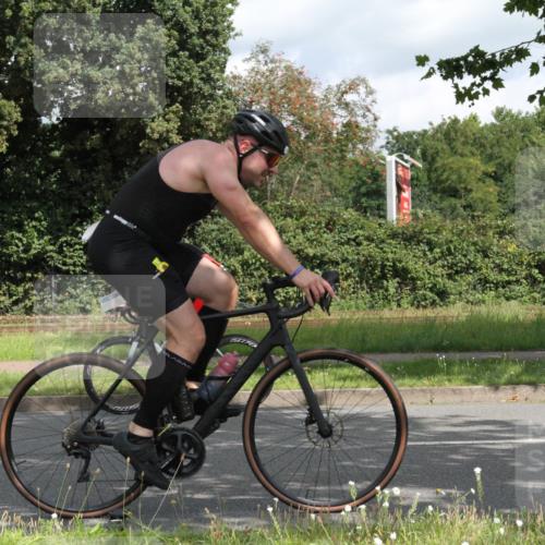 10.08.2025 - GEWOBA Citytriathlon Bremen Yannick Fuchs http://msf.ph/oto/8566815 10.08.2025 12:22:33 Radfahren 580, 602, 634, 663, 665, 803, 848, 870, 910, 926, 1023 meine-sportfotos.de