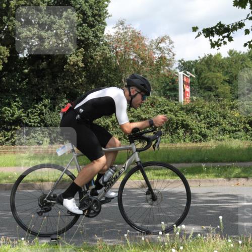 10.08.2025 - GEWOBA Citytriathlon Bremen Yannick Fuchs http://msf.ph/oto/8566816 10.08.2025 12:22:34 Radfahren 580, 602, 634, 663, 665, 803, 848, 870, 910, 926, 1023 meine-sportfotos.de