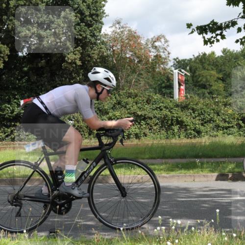 10.08.2025 - GEWOBA Citytriathlon Bremen Yannick Fuchs http://msf.ph/oto/8566817 10.08.2025 12:22:36 Radfahren 580, 602, 634, 663, 665, 803, 848, 870, 910, 926, 1023 meine-sportfotos.de