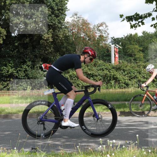 10.08.2025 - GEWOBA Citytriathlon Bremen Yannick Fuchs http://msf.ph/oto/8566818 10.08.2025 12:22:37 Radfahren 580, 602, 634, 663, 665, 803, 848, 870, 910, 926, 1023 meine-sportfotos.de