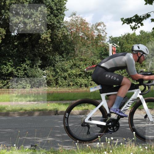 10.08.2025 - GEWOBA Citytriathlon Bremen Yannick Fuchs http://msf.ph/oto/8566821 10.08.2025 12:22:51 Radfahren 580, 634, 658, 690, 714, 729, 926 meine-sportfotos.de