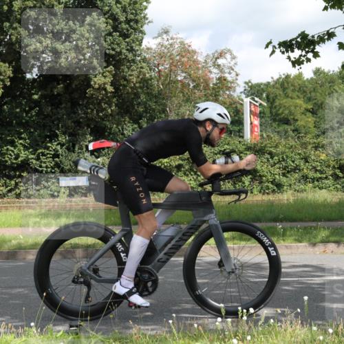 10.08.2025 - GEWOBA Citytriathlon Bremen Yannick Fuchs http://msf.ph/oto/8566824 10.08.2025 12:22:53 Radfahren 603, 634, 658, 690, 714, 729, 926 meine-sportfotos.de