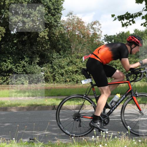 10.08.2025 - GEWOBA Citytriathlon Bremen Yannick Fuchs http://msf.ph/oto/8566825 10.08.2025 12:23:03 Radfahren 589, 603, 658, 690, 714, 729, 921, 934 meine-sportfotos.de