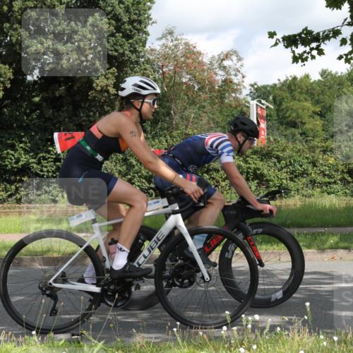 10.08.2025 - GEWOBA Citytriathlon Bremen Yannick Fuchs http://msf.ph/oto/8566827 10.08.2025 12:23:14 Radfahren 589, 603, 606, 638, 740, 754, 921, 934, 953 meine-sportfotos.de
