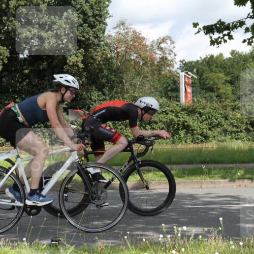 10.08.2025 - GEWOBA Citytriathlon Bremen Yannick Fuchs http://msf.ph/oto/8566828 10.08.2025 12:23:15 Radfahren 589, 603, 606, 638, 740, 754, 921, 934, 953 meine-sportfotos.de
