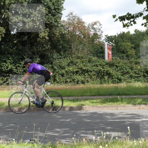 10.08.2025 - GEWOBA Citytriathlon Bremen Yannick Fuchs http://msf.ph/oto/8566863 10.08.2025 12:23:43 Radfahren 721, 746, 797, 831, 945, 983 meine-sportfotos.de
