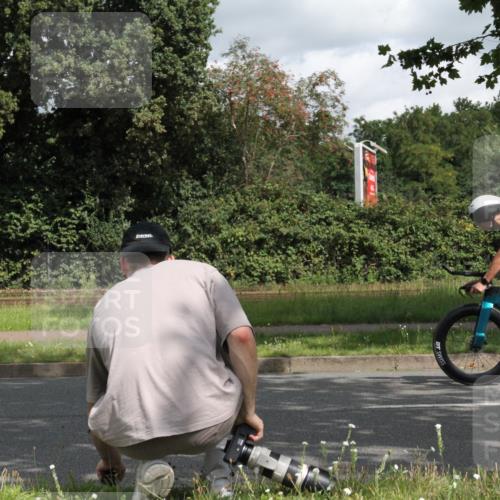 10.08.2025 - GEWOBA Citytriathlon Bremen Yannick Fuchs http://msf.ph/oto/8566872 10.08.2025 12:24:01 Radfahren 559, 614, 706, 721, 815, 879, 1028 meine-sportfotos.de