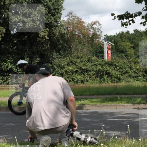 10.08.2025 - GEWOBA Citytriathlon Bremen Yannick Fuchs http://msf.ph/oto/8566873 10.08.2025 12:24:02 Radfahren 559, 614, 706, 721, 815, 879, 1028 meine-sportfotos.de