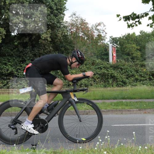10.08.2025 - GEWOBA Citytriathlon Bremen Yannick Fuchs http://msf.ph/oto/8566883 10.08.2025 12:24:14 Radfahren 557, 613, 614, 650, 723, 724, 815, 879, 944, 1028 meine-sportfotos.de