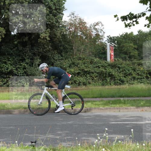 10.08.2025 - GEWOBA Citytriathlon Bremen Yannick Fuchs http://msf.ph/oto/8566888 10.08.2025 12:24:25 Radfahren 557, 613, 623, 650, 660, 705, 723, 724, 779, 809, 883, 925, 944, 964, 1036 meine-sportfotos.de