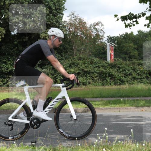 10.08.2025 - GEWOBA Citytriathlon Bremen Yannick Fuchs http://msf.ph/oto/8566890 10.08.2025 12:24:26 Radfahren 557, 613, 623, 650, 660, 705, 723, 724, 779, 809, 883, 925, 944, 964, 1036 meine-sportfotos.de