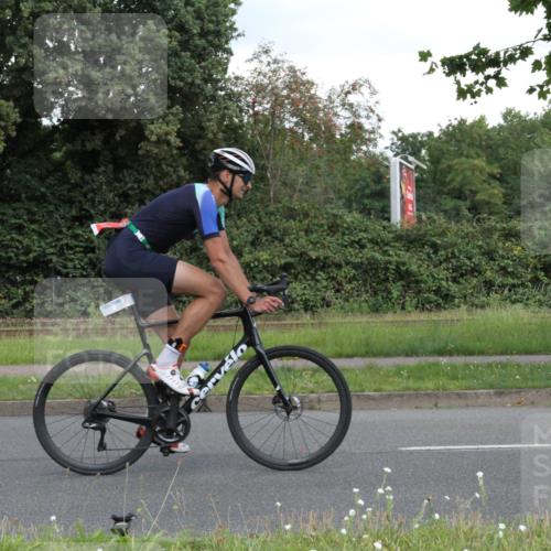 10.08.2025 - GEWOBA Citytriathlon Bremen Yannick Fuchs http://msf.ph/oto/8566899 10.08.2025 12:24:32 Radfahren 557, 597, 613, 623, 660, 672, 705, 724, 779, 809, 883, 925, 964, 1006, 1036 meine-sportfotos.de