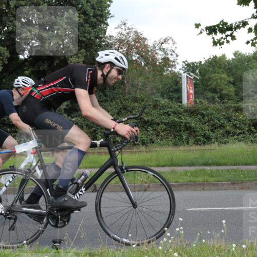 10.08.2025 - GEWOBA Citytriathlon Bremen Yannick Fuchs http://msf.ph/oto/8566903 10.08.2025 12:24:40 Radfahren 597, 623, 660, 672, 698, 705, 737, 779, 809, 883, 890, 896, 925, 964, 1006, 1036 meine-sportfotos.de