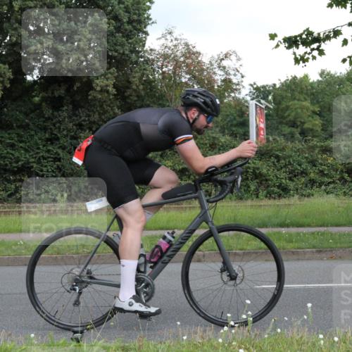 10.08.2025 - GEWOBA Citytriathlon Bremen Yannick Fuchs http://msf.ph/oto/8566905 10.08.2025 12:24:45 Radfahren 597, 660, 672, 698, 705, 737, 880, 890, 896, 954, 955, 1006 meine-sportfotos.de