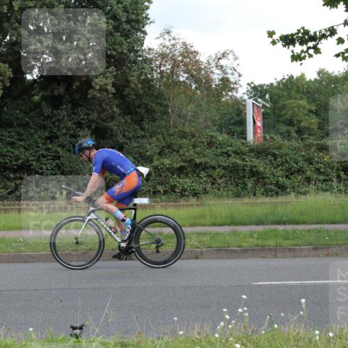 10.08.2025 - GEWOBA Citytriathlon Bremen Yannick Fuchs http://msf.ph/oto/8566917 10.08.2025 12:25:01 Radfahren 737, 814, 880, 890, 896, 954, 955, 958 meine-sportfotos.de