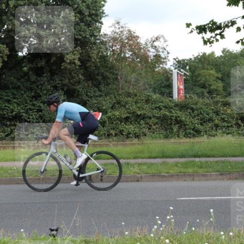 10.08.2025 - GEWOBA Citytriathlon Bremen Yannick Fuchs http://msf.ph/oto/8566931 10.08.2025 12:25:24 Radfahren 595, 619, 646, 908, 965, 1024 meine-sportfotos.de